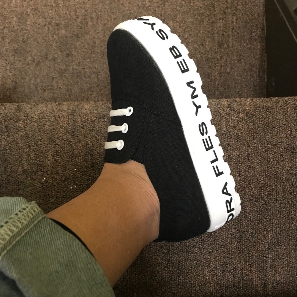 Shoes - Picture 6 of 8